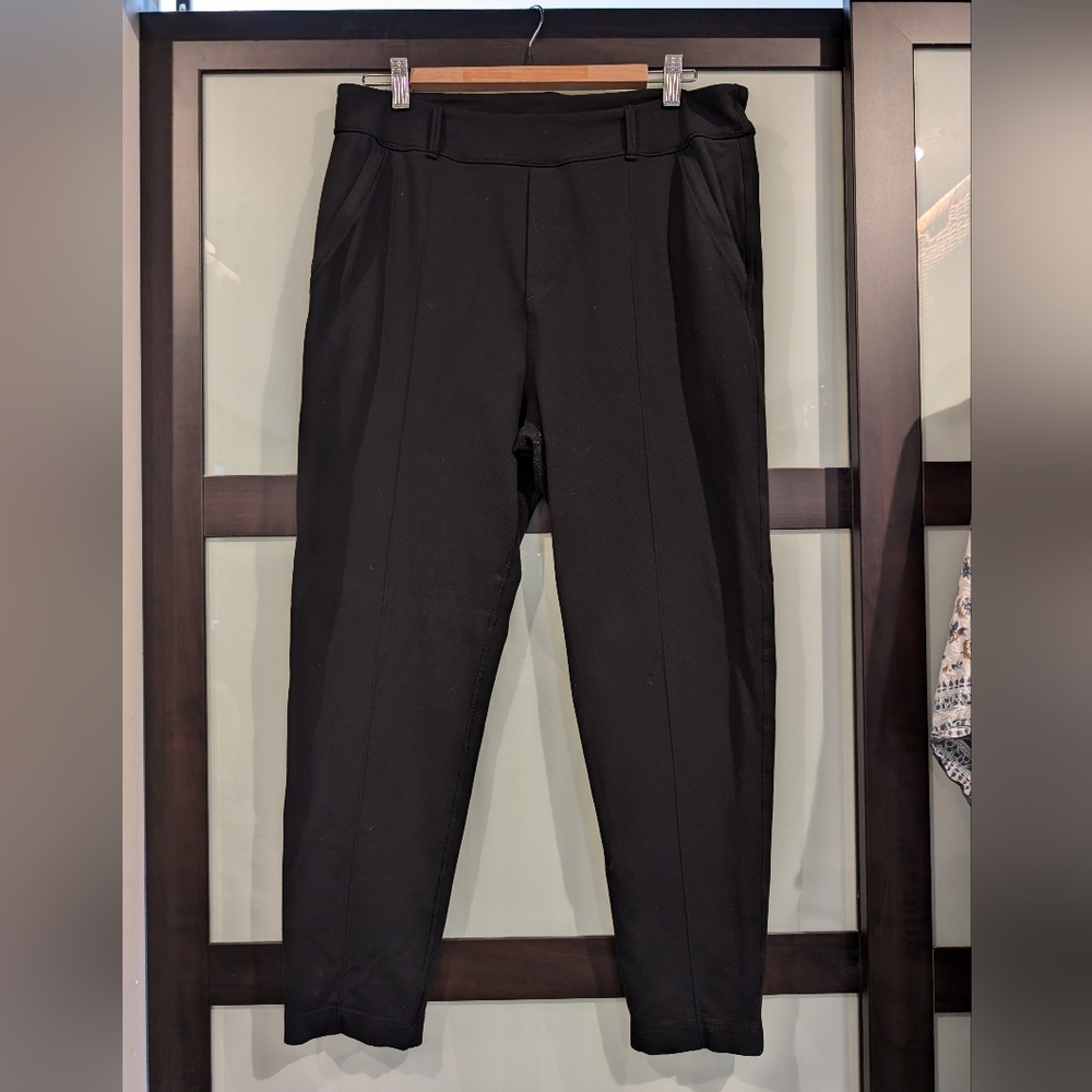 Black Lululemon dressy sweatpants